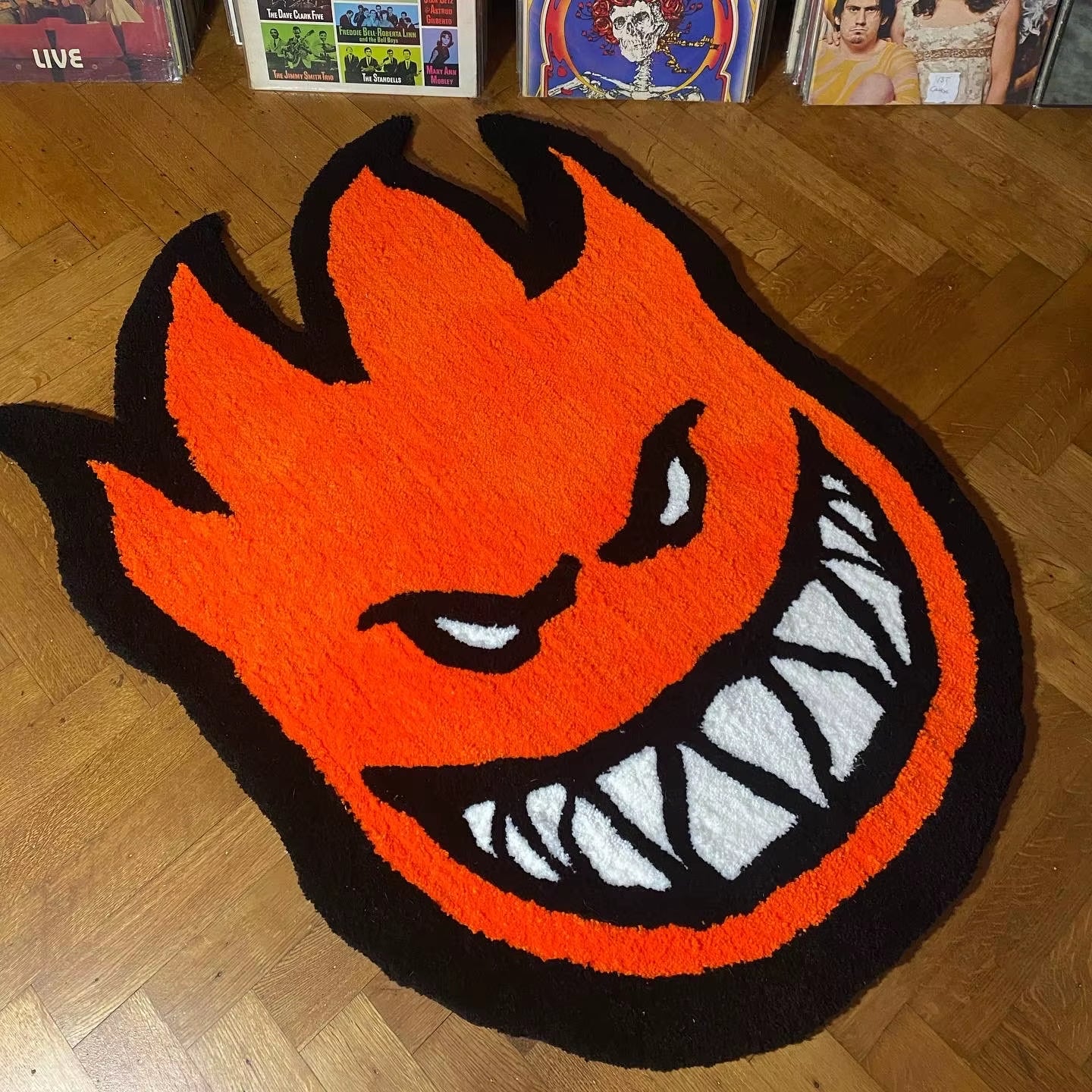 Tufted Handmade Spitfire Rug Cut Pile Rug for Funny Bedroom Cute Fun Bath Mat Non-Slip Abosrbent Floor Mat Home Room Decoration